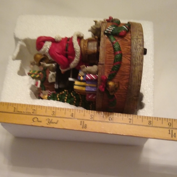 Santa Claus Music Box - Picture 8 of 10